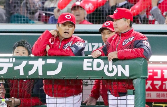 緒方監督 辞任
