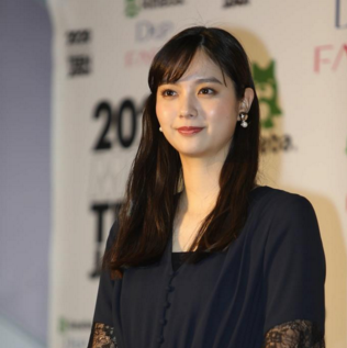新川優愛 旦那 画像