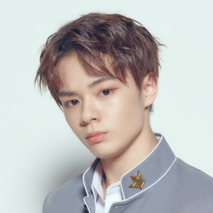 鶴房汐恩 プロフィール