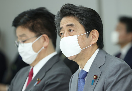 緊急事態宣言 いつまで続くか 予想